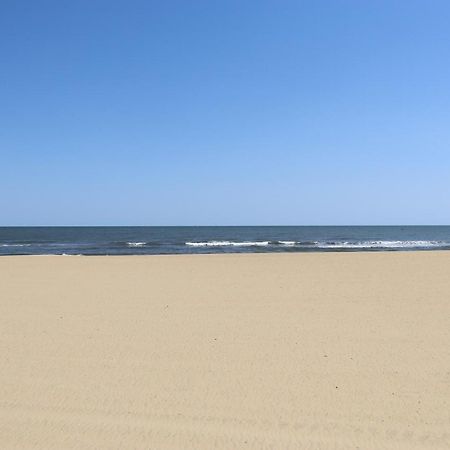 Beach Luxury Oceanfront Virginia Beach Exterior photo