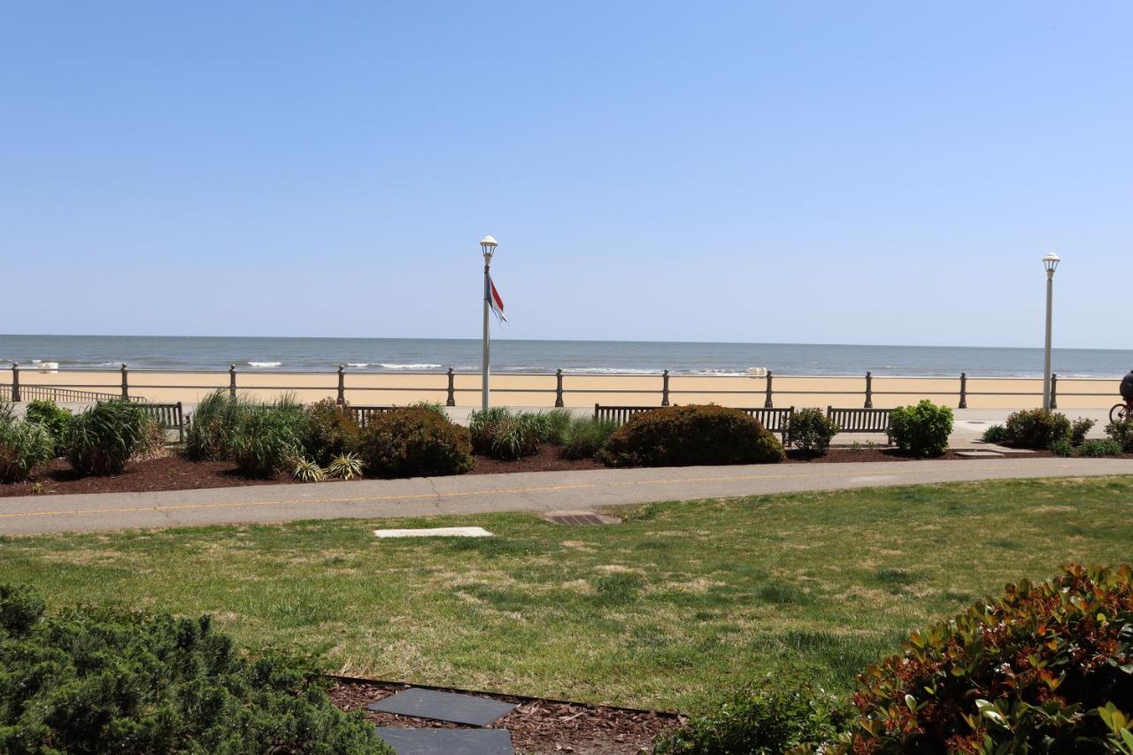 Beach Luxury Oceanfront Virginia Beach Exterior photo