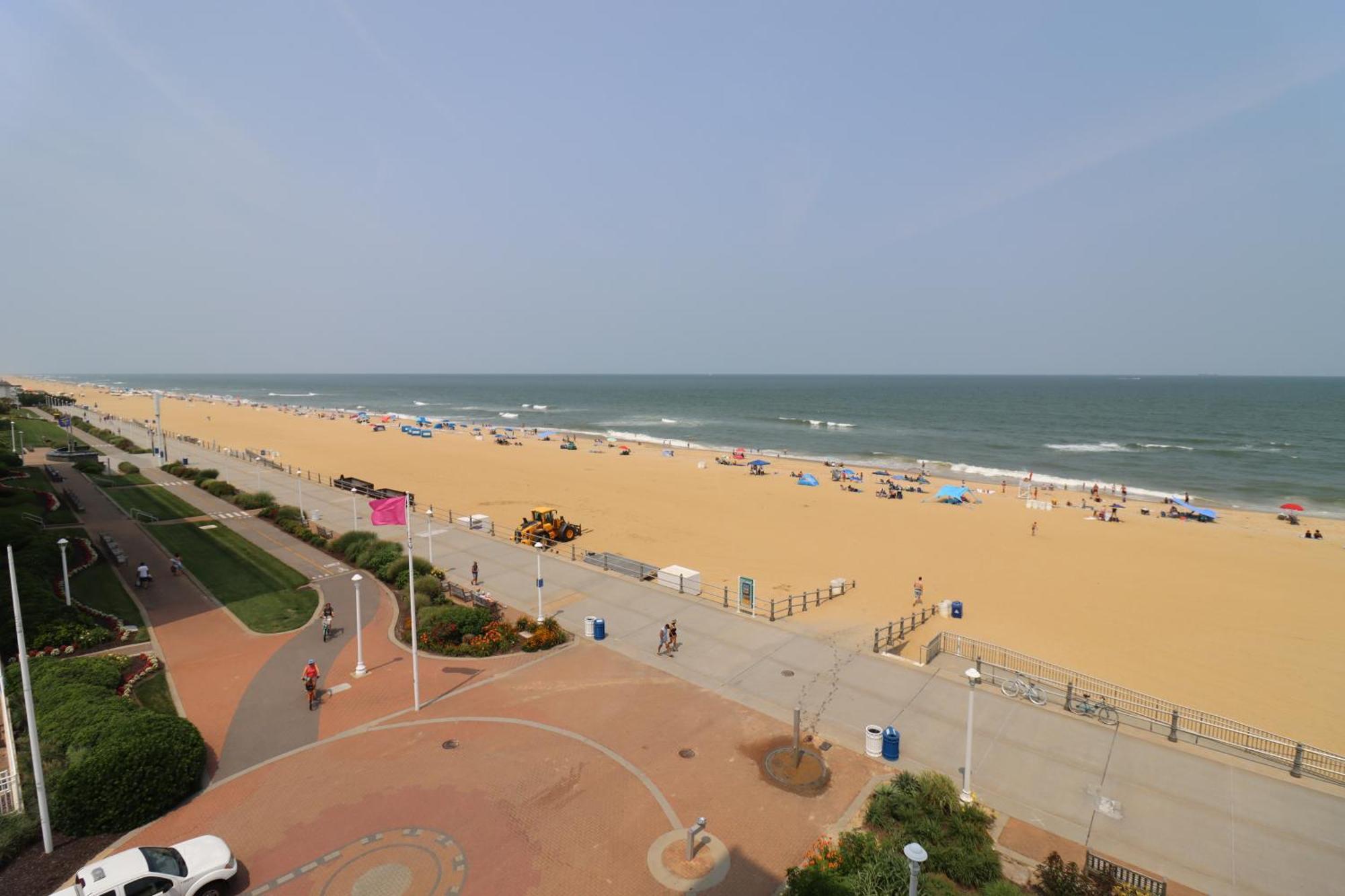 Beach Luxury Oceanfront Virginia Beach Exterior photo