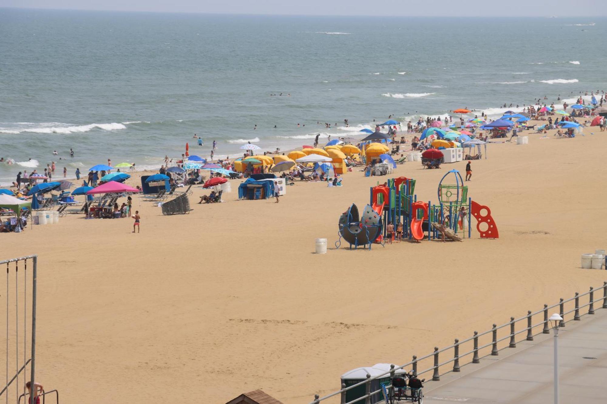 Beach Luxury Oceanfront Virginia Beach Exterior photo
