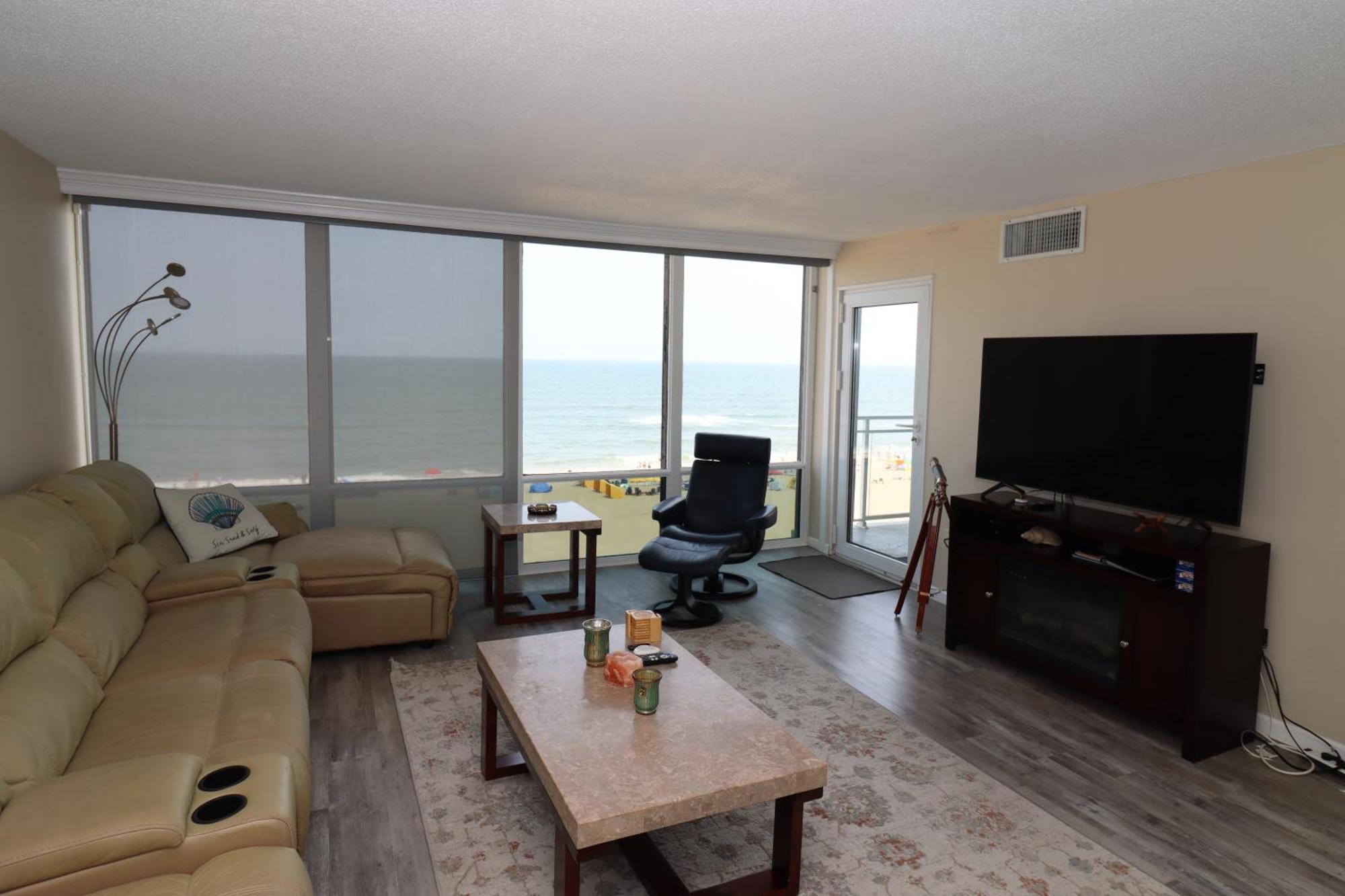 Beach Luxury Oceanfront Virginia Beach Exterior photo