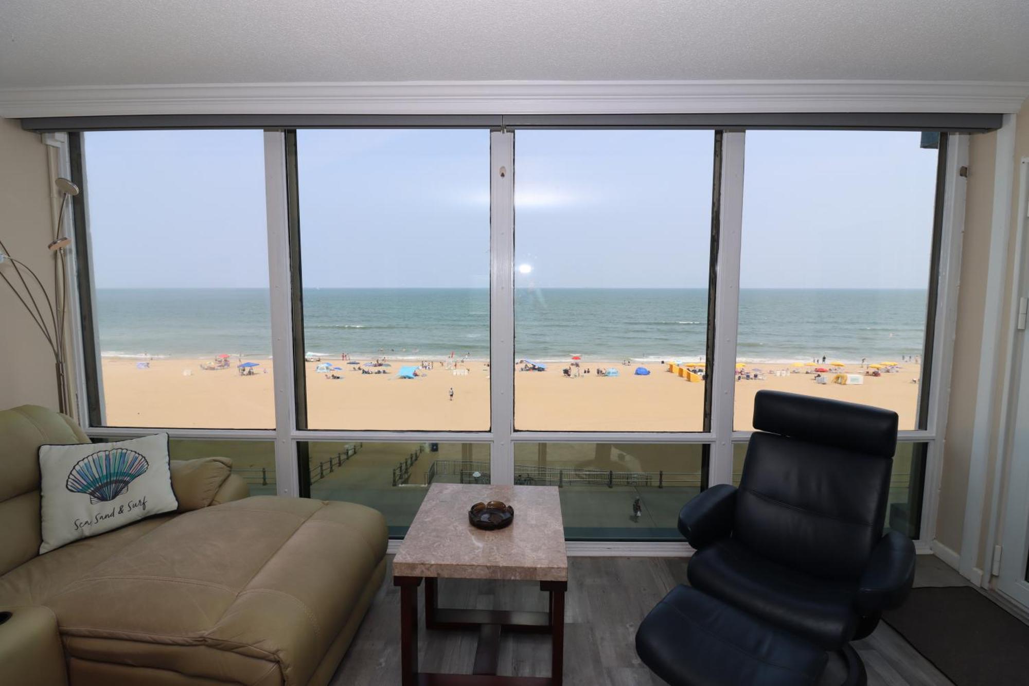 Beach Luxury Oceanfront Virginia Beach Exterior photo